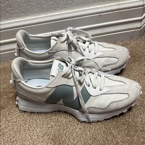 New Balance 327 Women's White and Green Sneakers